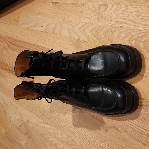 Robert Clergerie black boots, size USA 8.5, FR 39.5. - Picture 2 of 8